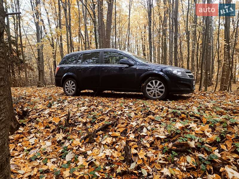 Универсал Opel Astra 2011 в Виннице