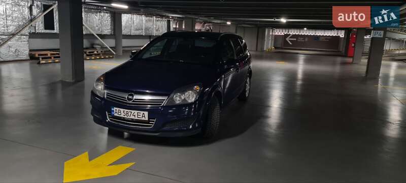 Универсал Opel Astra 2011 в Виннице