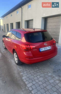 Универсал Opel Astra 2011 в Самборе