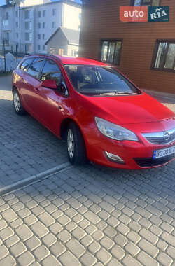 Универсал Opel Astra 2011 в Самборе