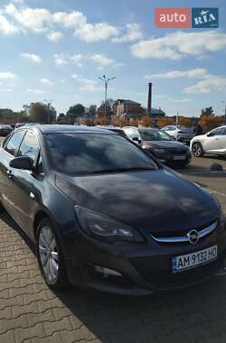 Седан Opel Astra 2015 в 