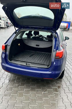 Универсал Opel Astra 2017 в 