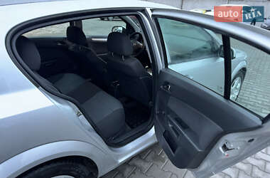 Хэтчбек Opel Astra 2007 в Луцке