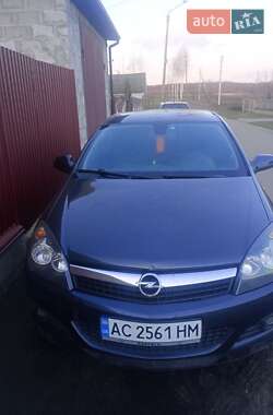 Купе Opel Astra 2009 в Жовтневом