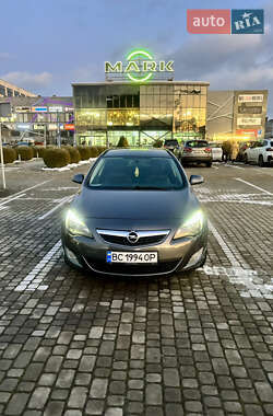 Універсал Opel Astra 2012 в Львові