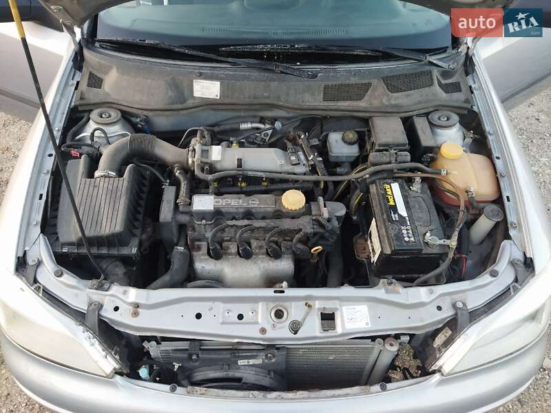 Седан Opel Astra 2002 в Киеве