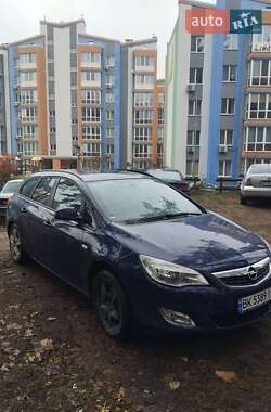 Універсал Opel Astra 2011 в Дубні