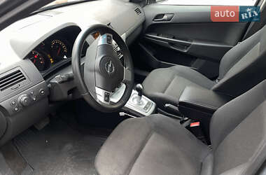 Седан Opel Astra 2012 в Києві