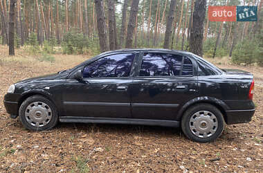 Седан Opel Astra 2008 в Ахтырке