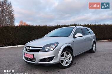 Універсал Opel Astra 2010 в Зміїві