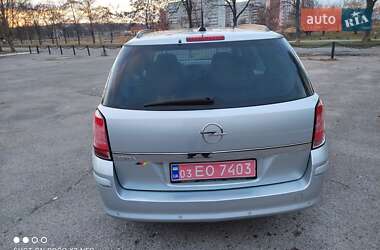 Універсал Opel Astra 2010 в Зміїві