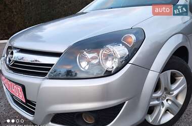 Універсал Opel Astra 2010 в Зміїві