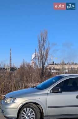 Седан Opel Astra 2006 в Ровно