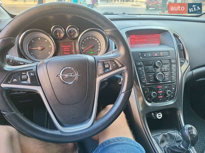 Хэтчбек Opel Astra 2010 в Львове