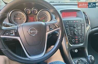 Хетчбек Opel Astra 2010 в 