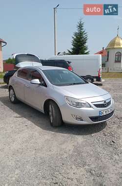Хетчбек Opel Astra 2010 в 