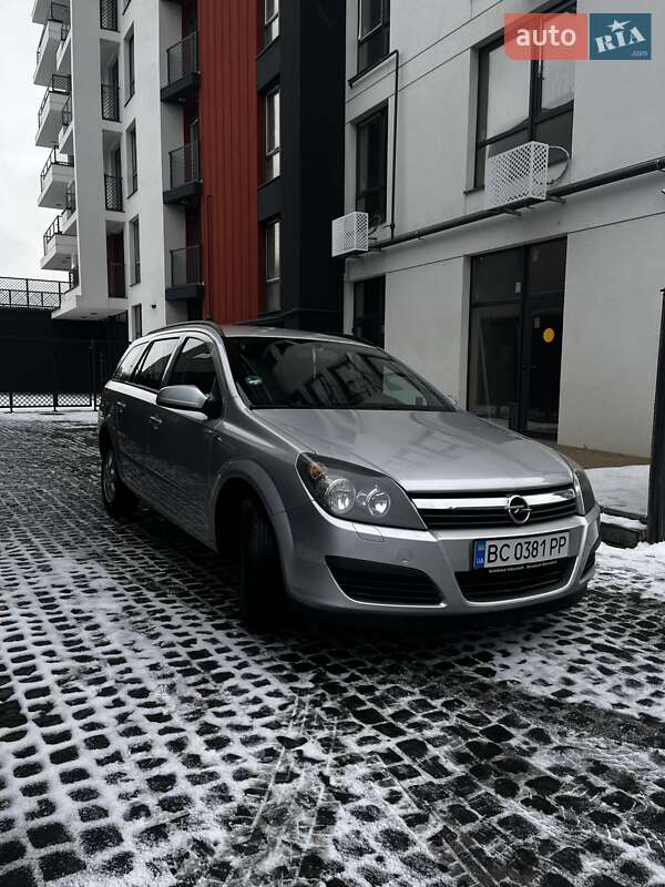 Универсал Opel Astra 2005 в Львове