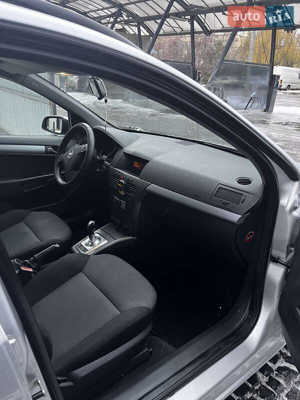 Универсал Opel Astra 2005 в Львове