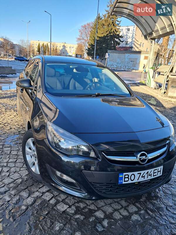 Універсал Opel Astra 2015 в Чорткові