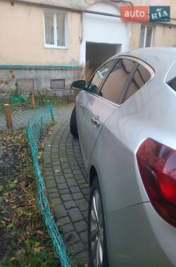 Хетчбек Opel Astra 2010 в 