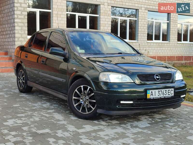 Седан Opel Astra 2003 в Турке