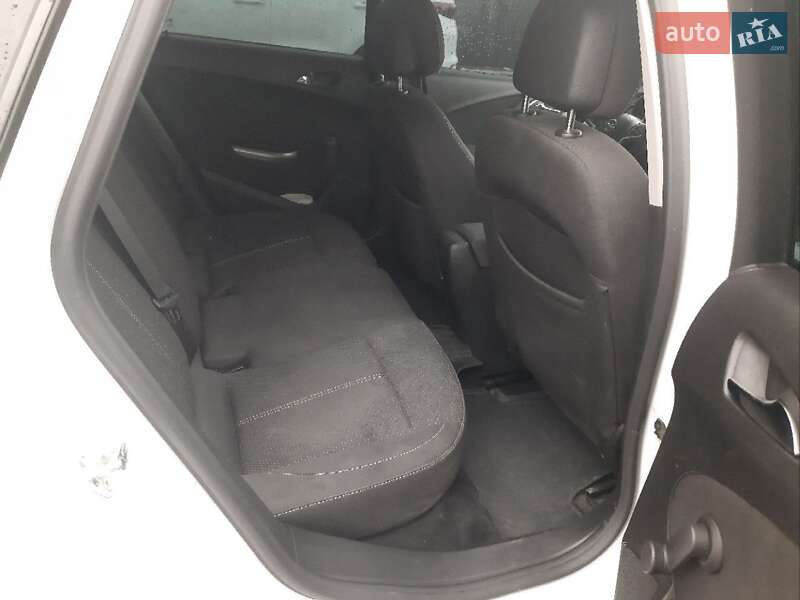 Универсал Opel Astra 2011 в Калуше