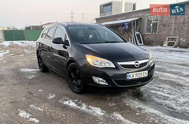 Универсал Opel Astra 2011 в Чернигове