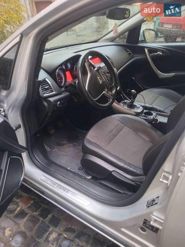 Хэтчбек Opel Astra 2010 в Львове