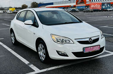 Хэтчбек Opel Astra 2011 в Львове