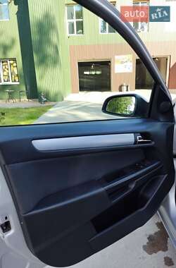 Универсал Opel Astra 2006 в 