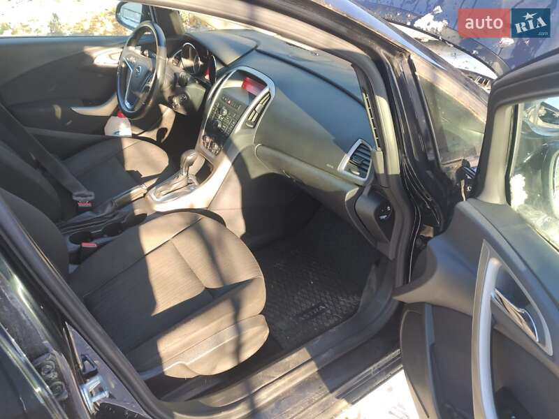 Універсал Opel Astra 2011 в Росошанах