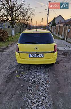 Універсал Opel Astra 2010 в Нововолинську