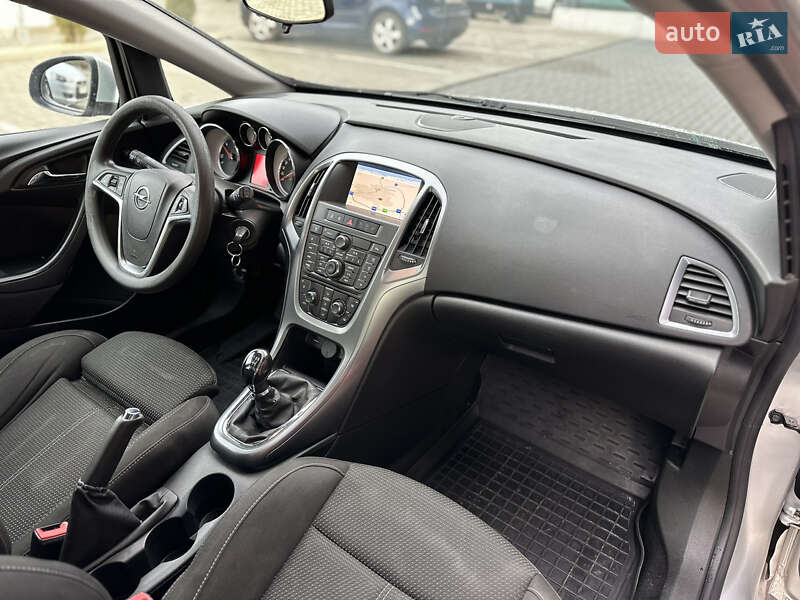 Универсал Opel Astra 2014 в Львове
