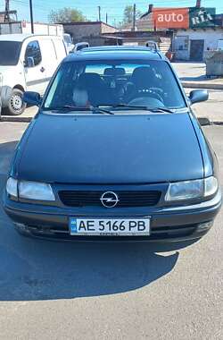 Универсал Opel Astra 1995 в Кривом Роге