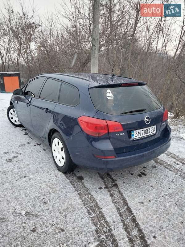 Універсал Opel Astra 2011 в Сумах