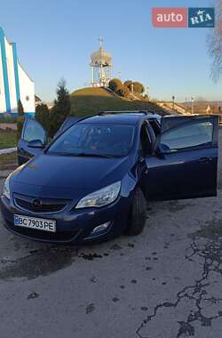 Универсал Opel Astra 2011 в Золочеве