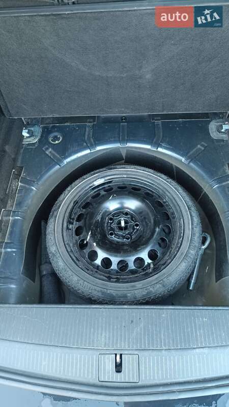 Универсал Opel Astra 2011 в Золочеве