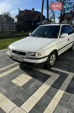 Хэтчбек Opel Astra 1995 в Стрые