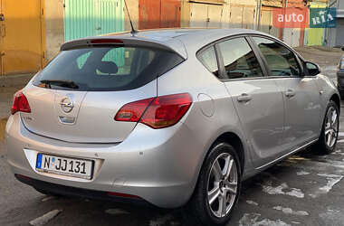 Хетчбек Opel Astra 2010 в Умані