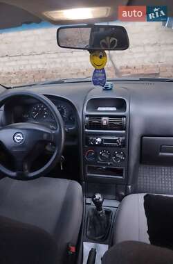 Седан Opel Astra 2006 в Зачепилівці