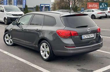 Універсал Opel Astra 2012 в 