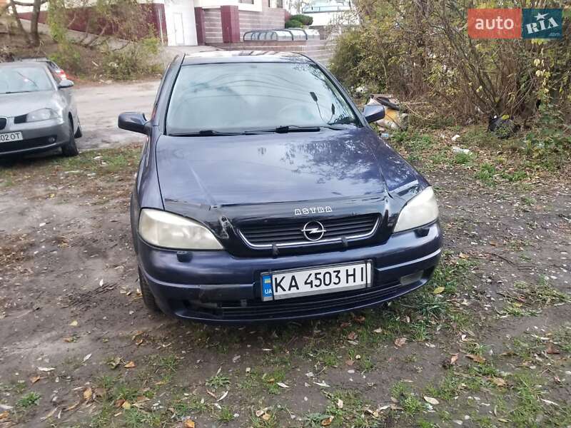Хэтчбек Opel Astra 1998 в 