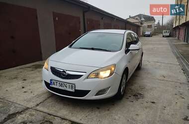 Универсал Opel Astra 2011 в Ивано-Франковске