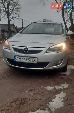 Універсал Opel Astra 2012 в Бердичеві