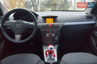 Хэтчбек Opel Astra 2007 в 
