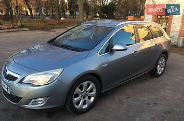 Універсал Opel Astra 2012 в Луцьку