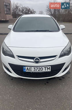 Універсал Opel Astra 2013 в Дніпрі