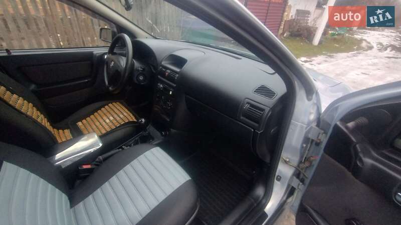 Седан Opel Astra 2004 в Житомире
