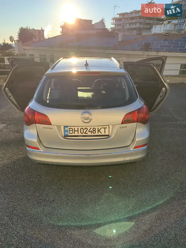 Opel Astra 2013
