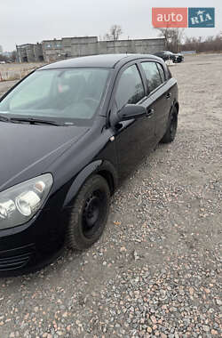 Хэтчбек Opel Astra 2005 в 